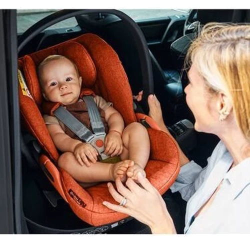 Автокресло Cybex Cloud Z2 i-Size Plus Deep Black (522000687): Внутренние ремни 3-х точечный ремень с мягкими накладками