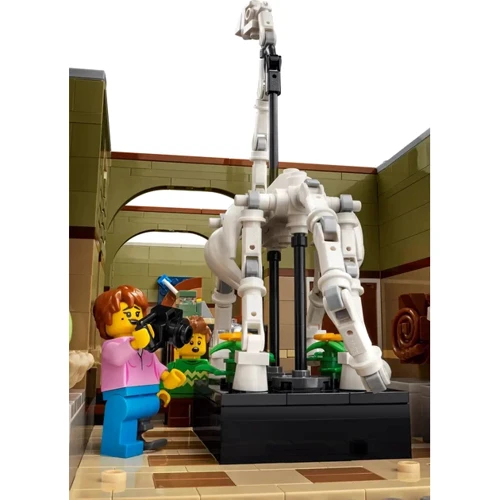 Конструктор LEGO Icons Музей Естественной Истории (10326) фото 6