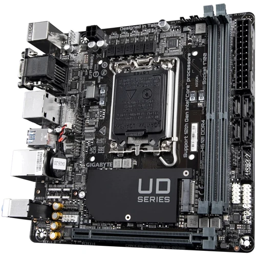 GIGABYTE H610I DDR4: Роз'єми на платі USB 2.0, USB 3.2 Gen 1, M.2