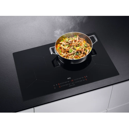 Варочная поверхность AEG IKB84431IB: Расположение панели Спереди посередине