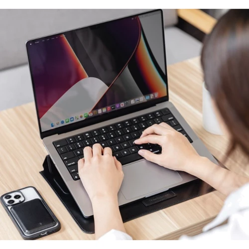 SwitchEasy EasyStand Leather Sleeve Black (GS-105-232-201-11) for MacBook 13-14": Совместимость MacBook 13-14"