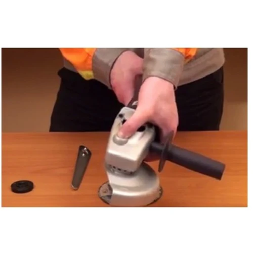 Шліфмашина кутова (болгарка) Sparky MB 1400CE Plus: Споживана потужність Потужність 1400 Вт