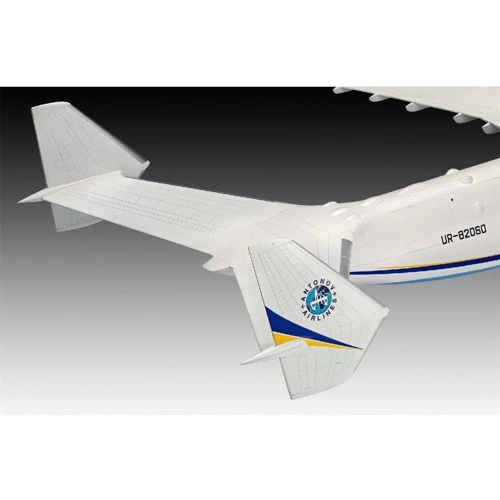 Сборная модель Revell Грузовой самолет АН-225 Мрия уровень 5 масштаб 1:144 фото 9