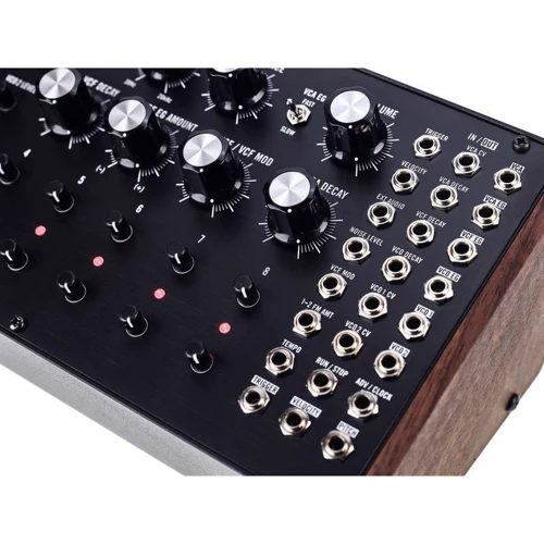 Аналоговий синтезатор MOOG DFAM фото 6