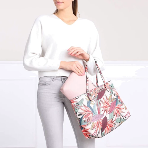Женская сумка тоут Guess Uptown Chic разноцветная (HWPF7301230-PMM): Материал Искусственная кожа