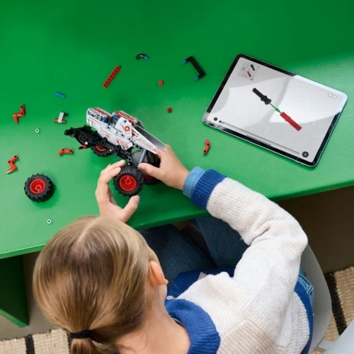 Конструктор LEGO Technic Monster Jam ThunderROARus Инерционный двигатель 232 детали (42200) фото 8