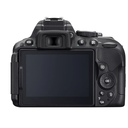 Nikon D5300 Kit (18-140mm) VR: Тип матрицы CMOS