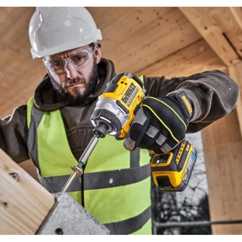 Шуруповерт DeWalt DCF860E2T UA: Потребляемая мощность 700 Вт