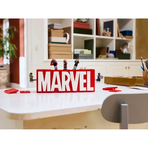 Конструктор LEGO Super Heroes Логотип и минифигурки Marvel 931 деталь (76313) фото 7