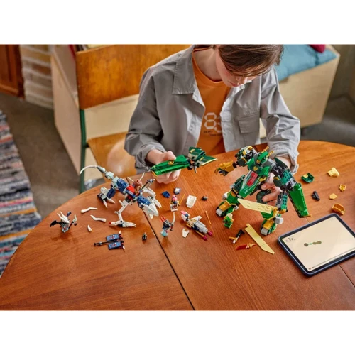 Конструктор LEGO Ninjago Реактивный боевой робот Ллойда (71845)