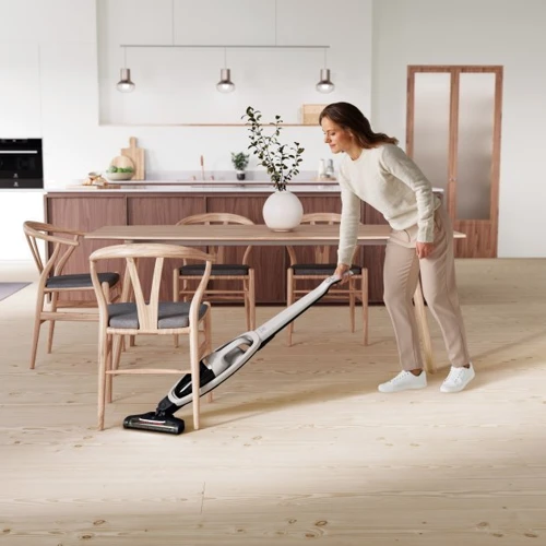 Пылесос Electrolux WQ61-44SW: Вес 3.37 кг