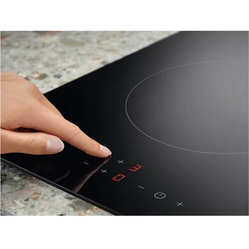 Варильна поверхня Electrolux LHR3233CK: Керамічних конфорок 2