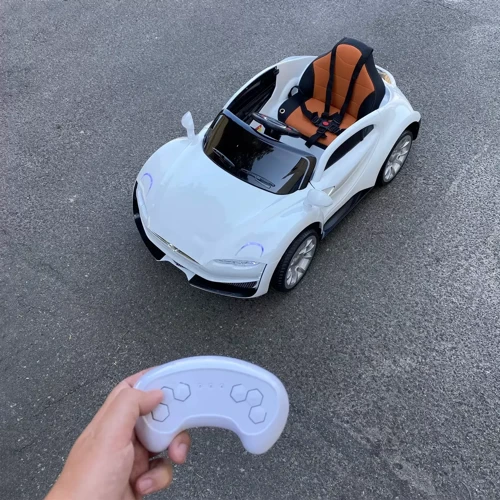 Электромобиль Kidsauto Tesla Style белый: Максимальная нагрузка, кг 30