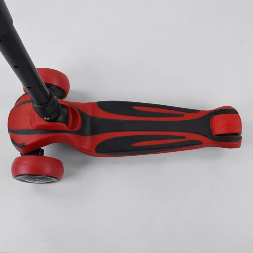 Самокат трехколесный Best Scooter, MAXI, складной алюминиевый руль, 3 колеса PU со светом Red (102050): Конструкция рамы складная