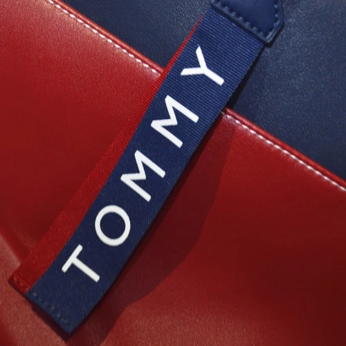 Жіноча сумка тоут Tommy Hilfiger різнобарвна (11528831021): Застібка Блискавка