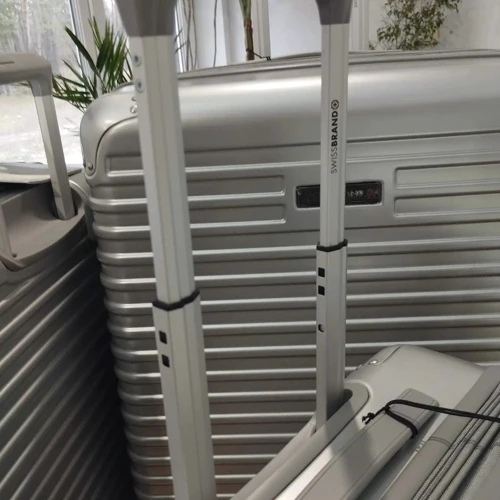 Чемодан Swissbrand Rome (M) Silver (SWB_LHROM002M): Тип ручки Телескопическая ручка, Короткая ручка