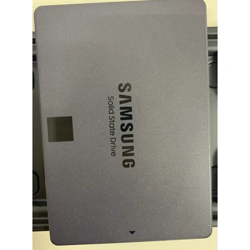 Samsung 870 QVO 1TB (MZ-77Q1T0BW) (SSD-накопичувачі)(S5RRNF0RC17211): Виробник Samsung