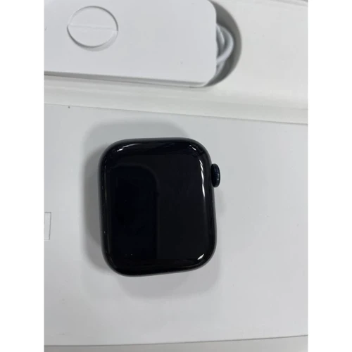 Apple Watch Series 7 41mm GPS Midnight Aluminum Case With Midnight Sport Band (MKMX3) (Apple Watch)(SN2XXH1WCMV): Причина уценки Мелкие царапины на корпусе