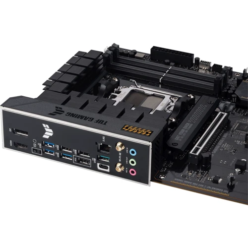 ASUS TUF GAMING B650-E WIFI UA: Разъемы на плате SATA 3.0, PCI Express x1, M.2