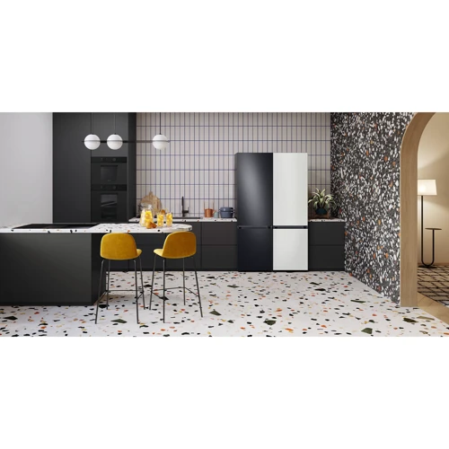 Холодильник Samsung Bespoke RB38A6B2EB1: Общий объем, л 390