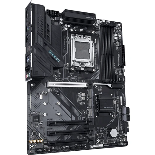GIGABYTE B850 GAMING WIFI6 UA: Разъемы на плате USB 3.2 Gen 2, USB 3.2 Gen 1, USB 2.0, PCI, SATA 3.0, M.2