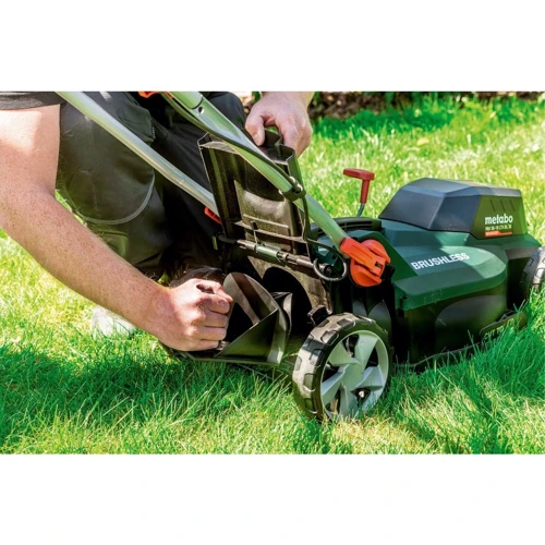 Газонокосилка Metabo RM 36-18 LTX BL 36 аккумуляторная (601716650): Выброс Задний