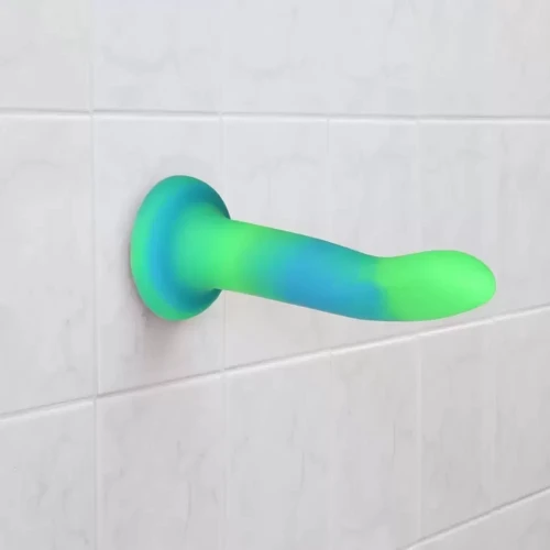 Светящийся в темноте фаллоимитатор ADDICTION - Rave - 8" Glow in the Dark Dildo - Blue Green