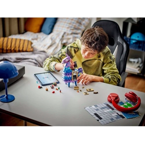 Конструктор LEGO Fortnite Supply Llama 691 деталей (77071) фото 9