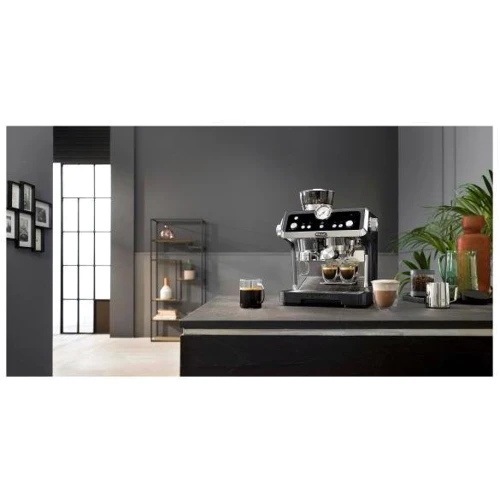 Кофеварка DeLonghi EC9355.BM: Объем резервуара для воды, л 2.5