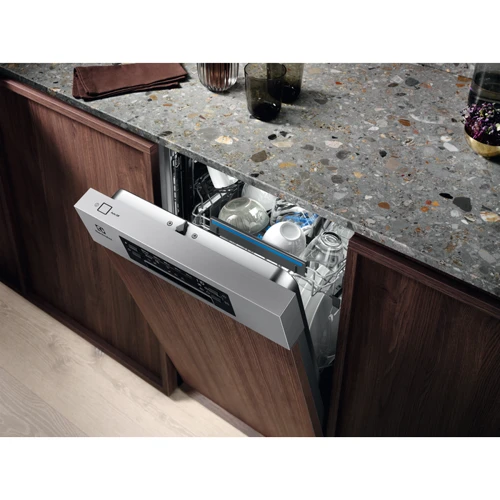 Встраиваемая посудомоечная машина Electrolux EES42210IX: Вместимость (комплектов) 9