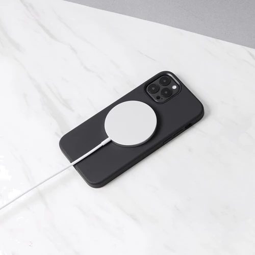 Чехол для iPhone SwitchEasy MagSkin MFM Black (GS-103-169-224-11) for iPhone 12/iPhone 12 Pro фото 10