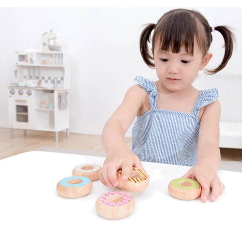 Ігровий набір New Classic Toys Пончики Донатс 6 шт (10629): Виробник New Classic Toys