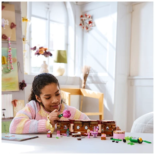 Конструктор LEGO Wicked Кімната Глінди та Ельфаби (75683) фото 8