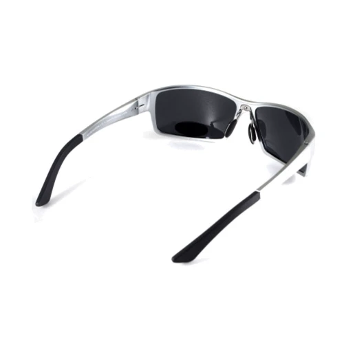 Спортивные очки Темные очки с поляризацией BluWater Alumination 1 (gray) (silver metal) Polarized (4АЛЮМ1-С20П): Свойства линз Поляризационные