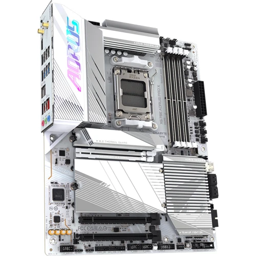 GIGABYTE X670E AORUS PRO X: Оперативная память 4xDDR5 8000 МГц, до 192 ГБ