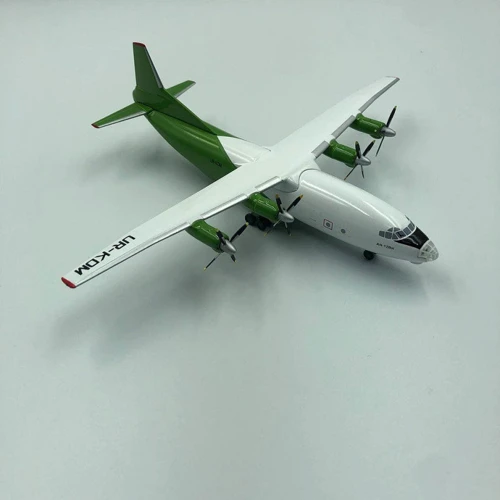 Военно-транспортный KUM самолет Ан-12 КАВОК, зеленая ливрея