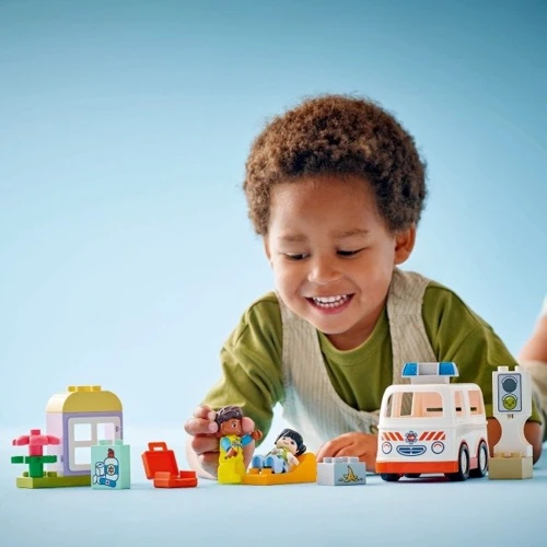 Конструктор LEGO DUPLO Town Швидка допомога та водій 19 деталей (10447) фото 10