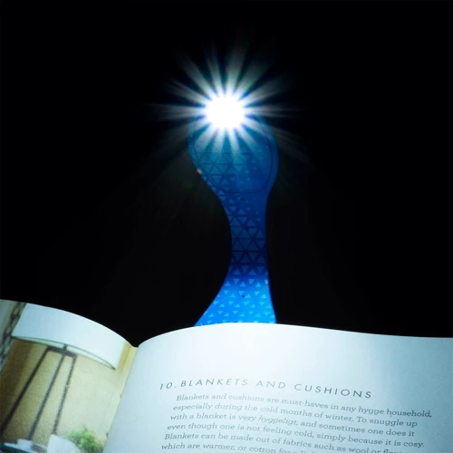 Закладка-ліхтарик Flexilight - Лазурь (FLBLU): Установка На столі