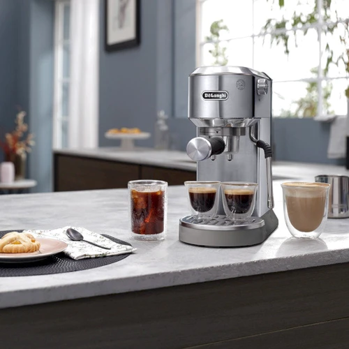 Кавоварка DeLonghi EC 890 M Dedica Duo: Функції Одновременное приготовление двух чашек кофе, Возможность программирования, Капля-стоп, Подача горячей воды, Подогрев чашек / кофейника