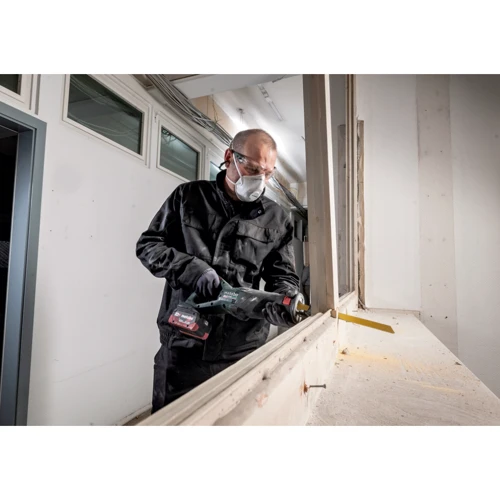 Сабельная пила Metabo SSE 18 LTX BL LiHD (602267810): Работа с металлом Есть