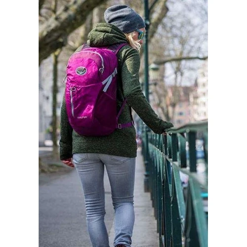 Рюкзак Рюкзак Osprey Daylite Plus 20 Honeybee Yellow / Deep Sea Blue O / S синій (009.2218): Додатково сигнальний свисток, відділення-органайзер, відділення для ноутбука і планшета, сумісний з питною сис