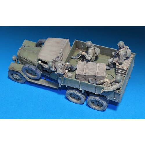 Сборная модель MiniArt Грузовой автомобиль ГАЗ-AAA Обр. 1941 г. (MA35173) фото 6