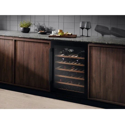 Встраиваемый винный шкаф Electrolux EWUS052B5B: Количество отделений, шт 1