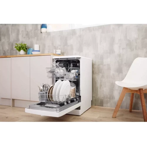 Посудомийка Indesit DSFE 1B10: Функції таймер, половинна завантаження, можливість підключення до гарячого водопостачання, Економічна програма (ECO), попереднє полоскання (замочування), регулювання висоти верхньої корзини