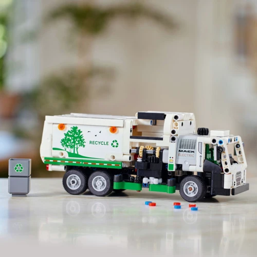 Конструктор LEGO Technic Мусоровоз Mack® LR Electric (42167) фото 7
