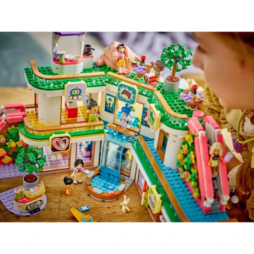 Конструктор LEGO Friends Торговый центр в Хартлейк-Сити (42604) фото 9
