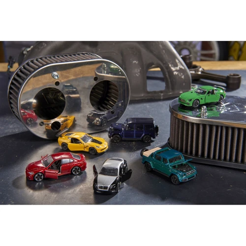 Машинка металлическая Majorette Premium 18 видов 7.5 см (2053052)
