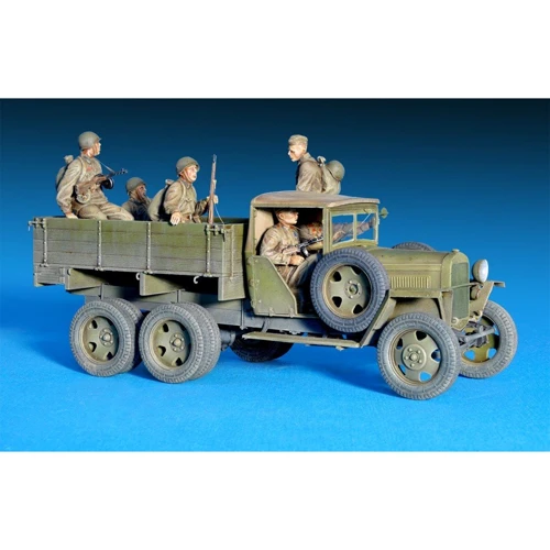 Сборная модель MiniArt Грузовой автомобиль ГАЗ-AAA Обр. 1941 г. (MA35173) фото 4
