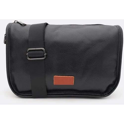 Жіноча сумка листоноша Borsa Leather чорна (K15431bl-black): Стать Женский