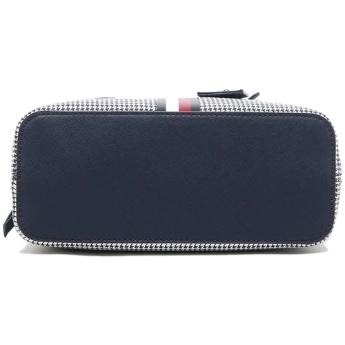 Женская сумка тоут Tommy Hilfiger синяя (883849537452): Страна производитель Камбоджа